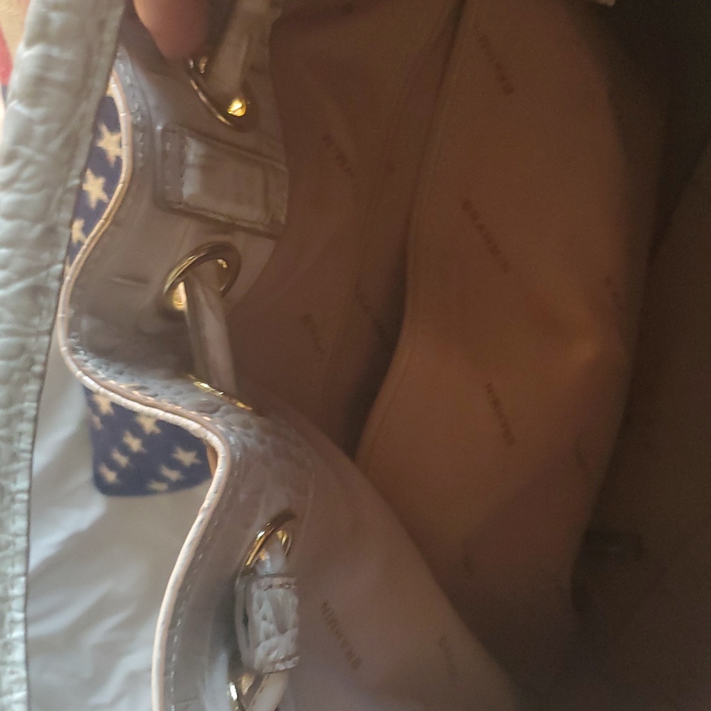Brahmin. AMY SEASHELL Crocodile Embossed Shoulder Bag. NEVER USED With regist - Picture 7 of 10